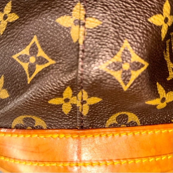 $1300 Value CUSTOMER APPRECIATION HOLIDAY GIVEAWAY: LV Bag to @saraaras1! - Picture 12 of 16